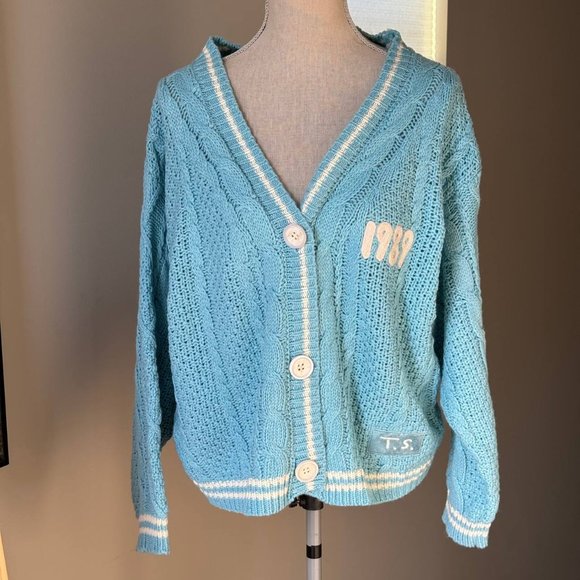 ❌SOLD❌ NWOT!  TAYLOR SWIFT SOLD OUT Limited Edition 1989 Cardigan - Size XS/SM - Picture 2 of 9